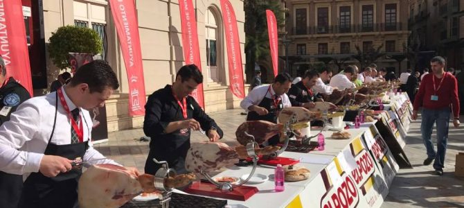 “ENCUENTRO BENÉFICO DE CORTADORES DE JAMÓN”